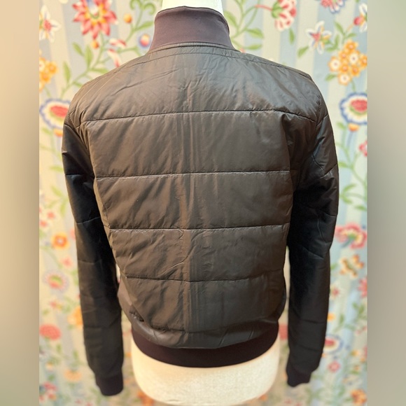 Lululemon Non-Stop Bomber Jacket *Reversible in Black (Released 2022) - 4 - Picture 9 of 12